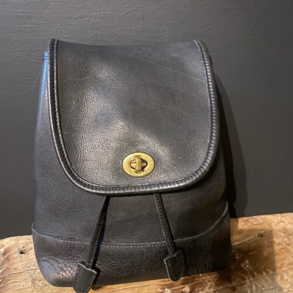 VINTAGE Coach turnlock mini black leather backpack top handle adjustable string - Picture 4 of 16